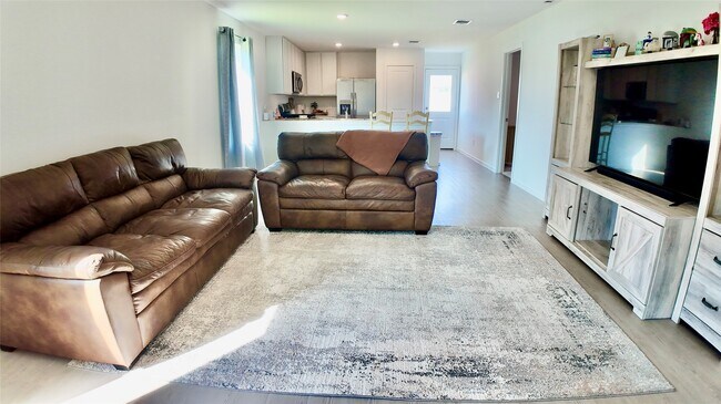 Building Photo - 21307 Bianchi Ct