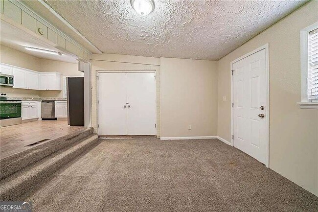 Building Photo - 16 Bromack Dr SE