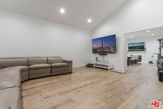 Building Photo - 20318 Blythe St