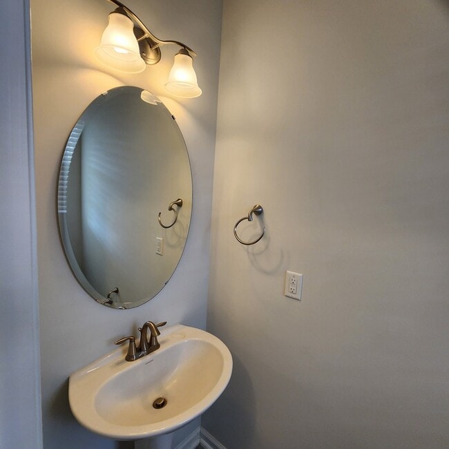 Building Photo - 1424 Southpoint Trl