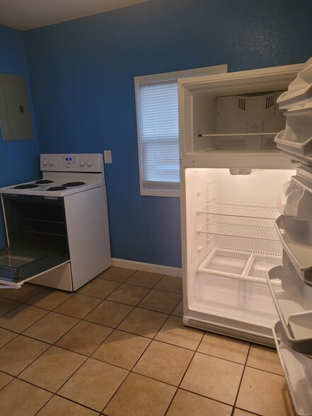 Kitchen Appliances - 1100 Saint Marys Blvd