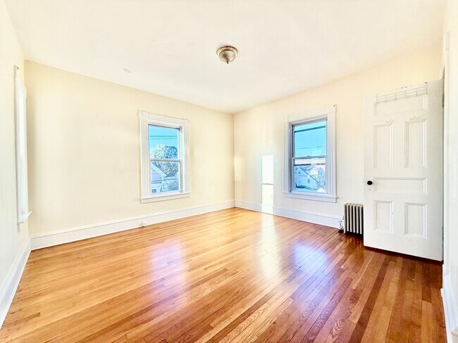 Building Photo - 604 Westford St