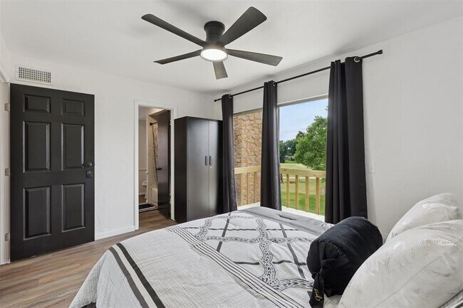 Building Photo - 12508 Green Valley Dr