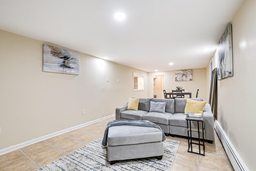 Building Photo - 46 Van Houten Ave