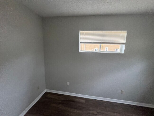 Building Photo - 1895 S Lauderdale St