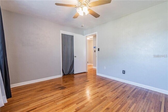 Building Photo - 5418 Riverhills Dr