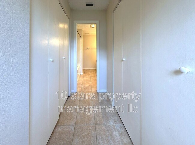 Building Photo - 31211 Stoney Brook Dr