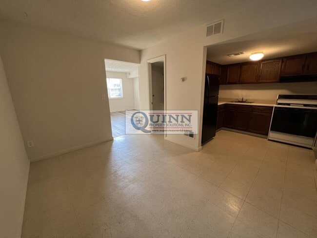 Building Photo - 56 Willow Ct