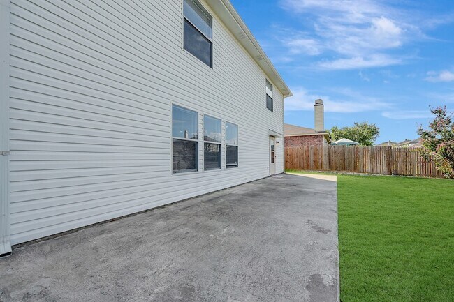 Building Photo - 2512 Brinlee Branch Ln