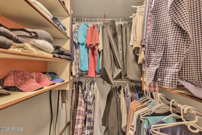 Building Photo - 6621 E 4th St