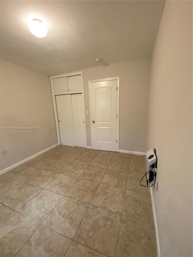 Building Photo - 7551 Venetian St
