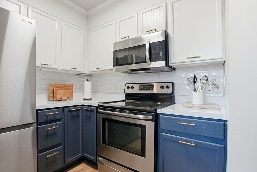 Building Photo - 2200 Mountain Mist Ct