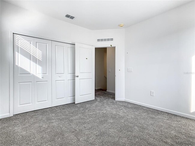 Building Photo - 409 Bogey Dr