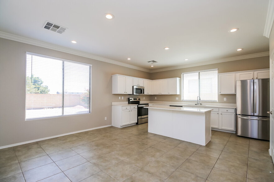 Building Photo - 3178 S Southwind Dr