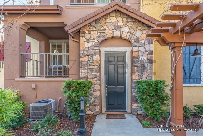 Building Photo - 482 Tristania Terrace