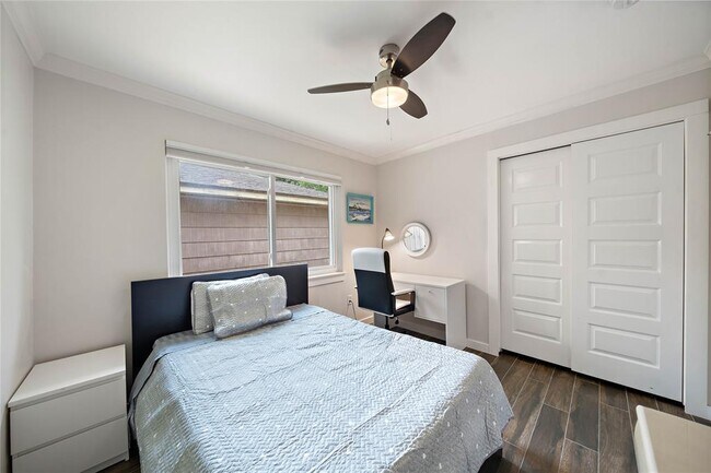 Building Photo - 4626 Verone St