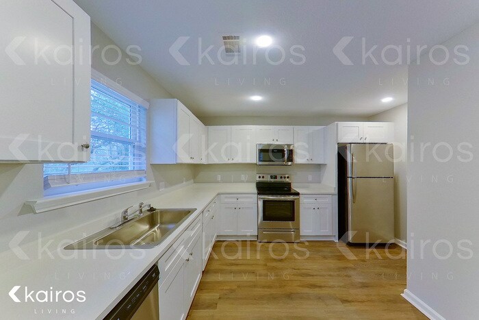 Building Photo - 148 Cottage Grove Rd