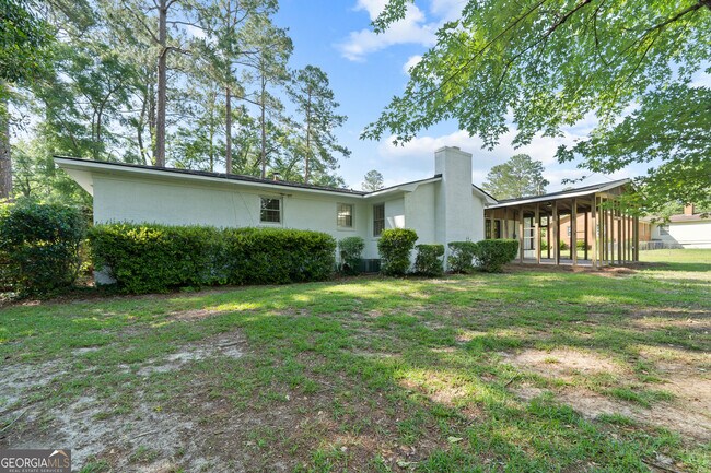 Building Photo - 223 Brookwood Dr