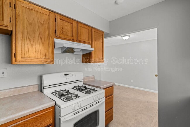 Building Photo - 10116 Crown Point Dr