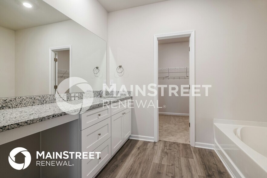 Building Photo - 2306 Curbow Dr