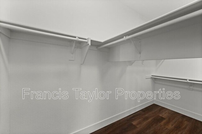 Building Photo - 285 Oak Valley Ln