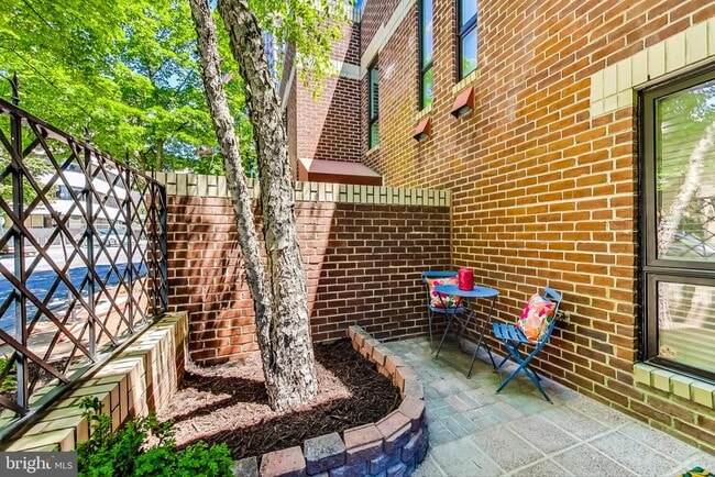 Building Photo - 4814 Hampden Ln