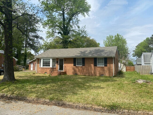 Building Photo - 4306 Race St