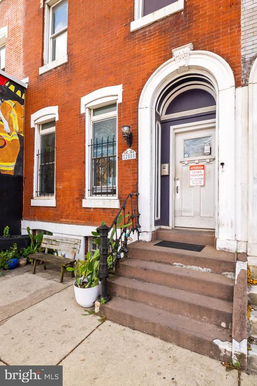 Building Photo - 2808 W Girard Ave