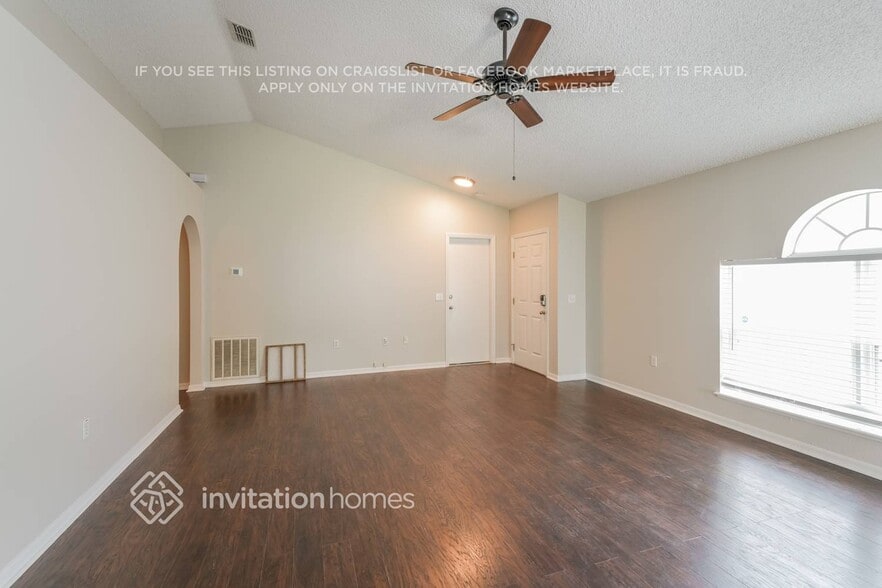 Building Photo - 17037 Holmby Ct