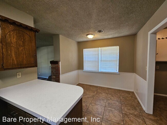 Building Photo - 3 br, 2 bath House - 1703 Village Drive