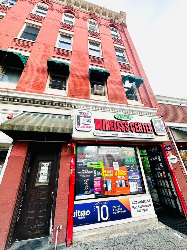 Primary Photo - 737 Montgomery St