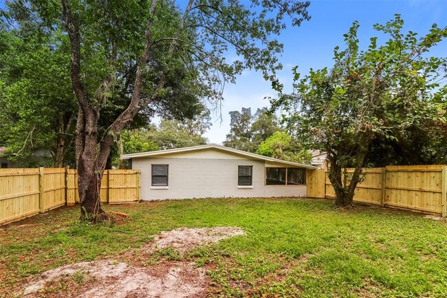 Building Photo - 6806 Lyman Ave