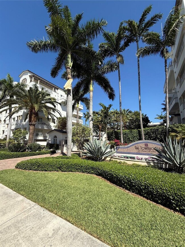 Building Photo - 1415 Sunset Harbour Dr