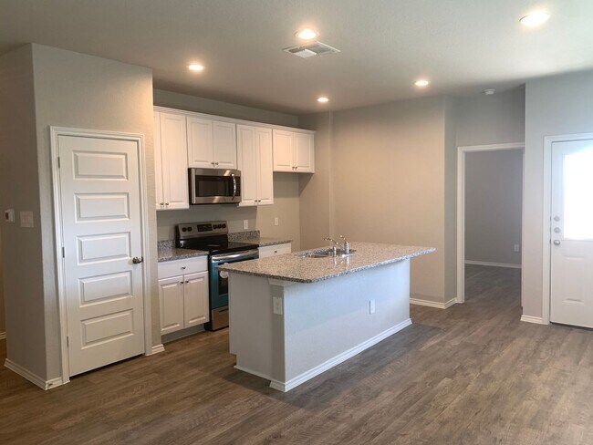 Building Photo - 3/2/2 in House Spring Valley / Luxury Vinyl Plank Through Out (NO Carpet) / Fenced in Yard / CISD...