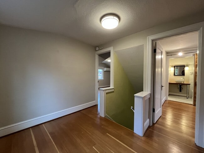 Building Photo - Charming 4-Bedroom Portland Home with Spac...