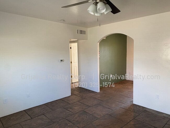 Building Photo - 2645 N Edith Blvd