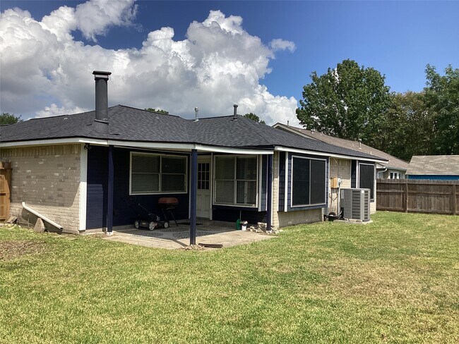 Building Photo - 1905 Eastwind Dr