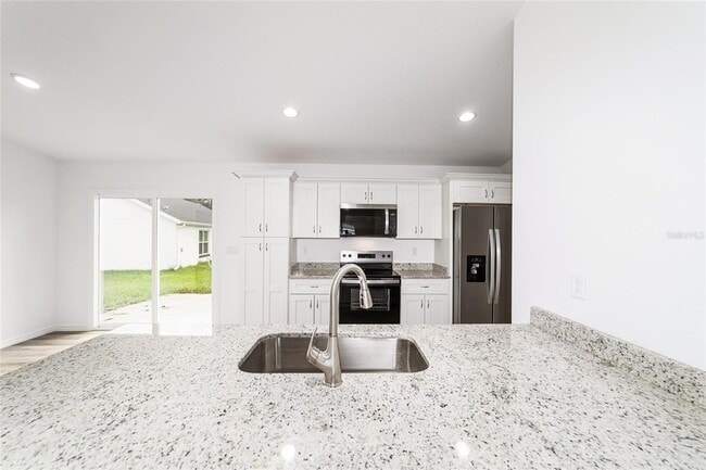Building Photo - 691 NE 130th Ct
