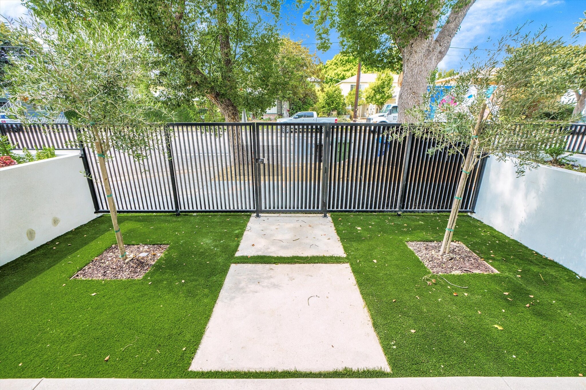 Building Photo - 5024 Cahuenga Blvd