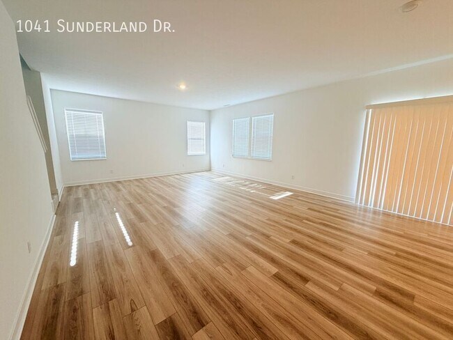 Building Photo - 1041 Sunderland Dr