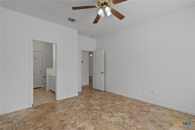 Building Photo - 204 Mallard Cove