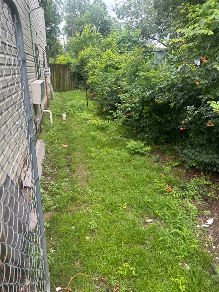 Building Photo - 1207 N Ross Ave