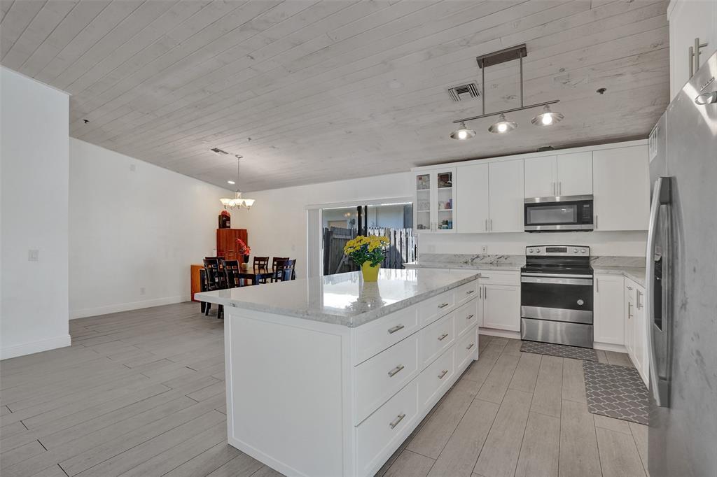 Building Photo - 7471 NW 35th Ct