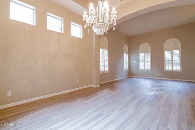Building Photo - 1153 W Windhaven Ave