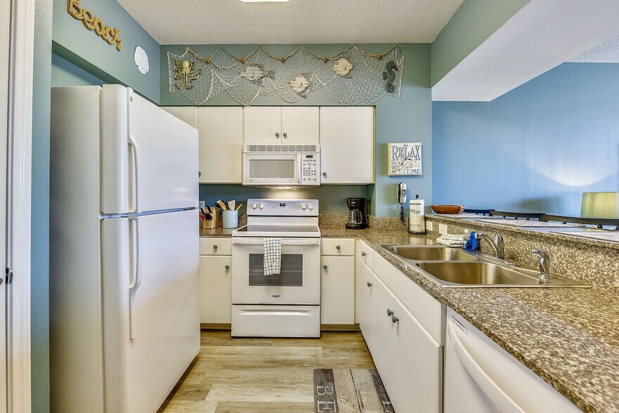 Building Photo - 104 Gulfside Ct