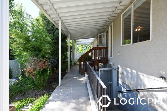 Building Photo - 4616 S Zenia Mdws Ct