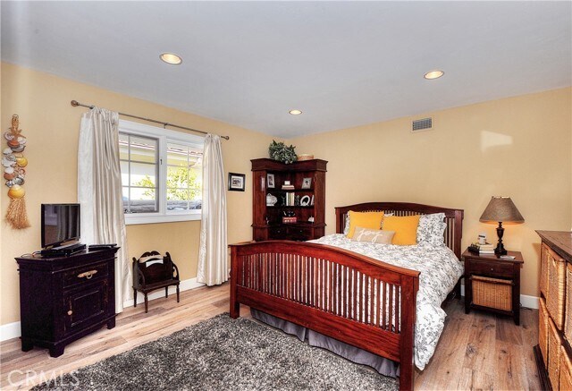 Building Photo - 4022 Calle Marlena