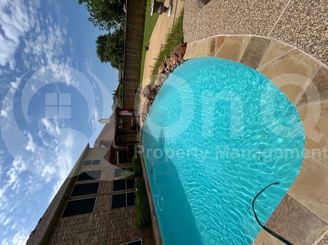 Building Photo - 608 High Meadow Dr
