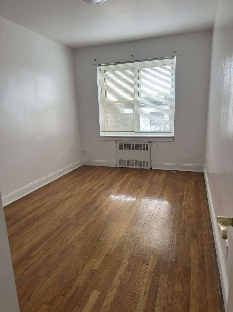Building Photo - 247 68th St