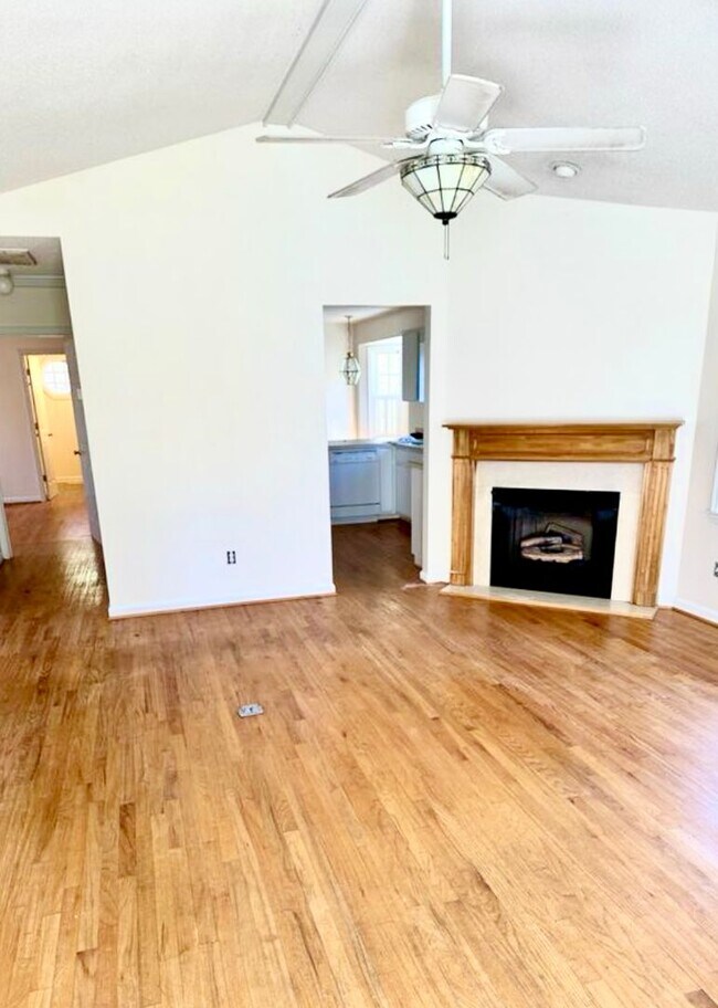 Building Photo - 135 Buckskin Dr